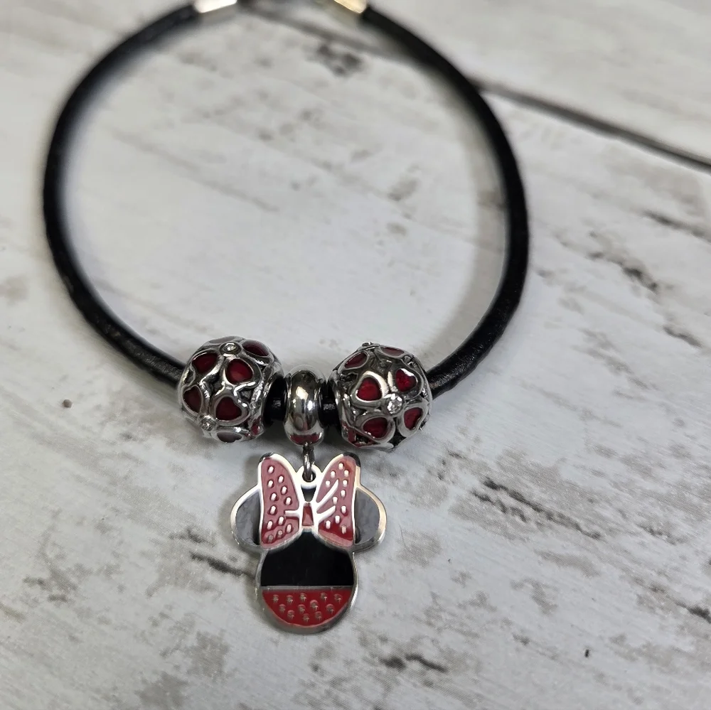 Black and Red Bow Charm Bracelet